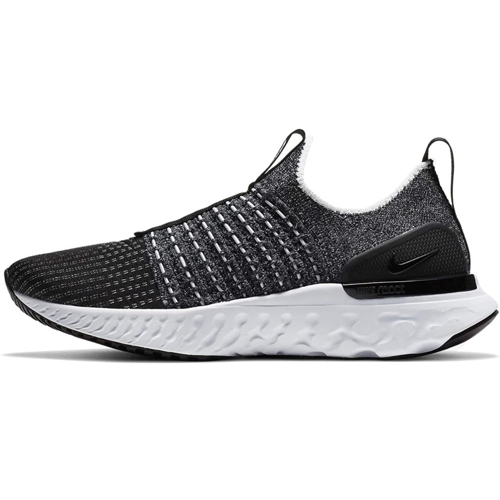 NEW Nike Phantom Womens size 9